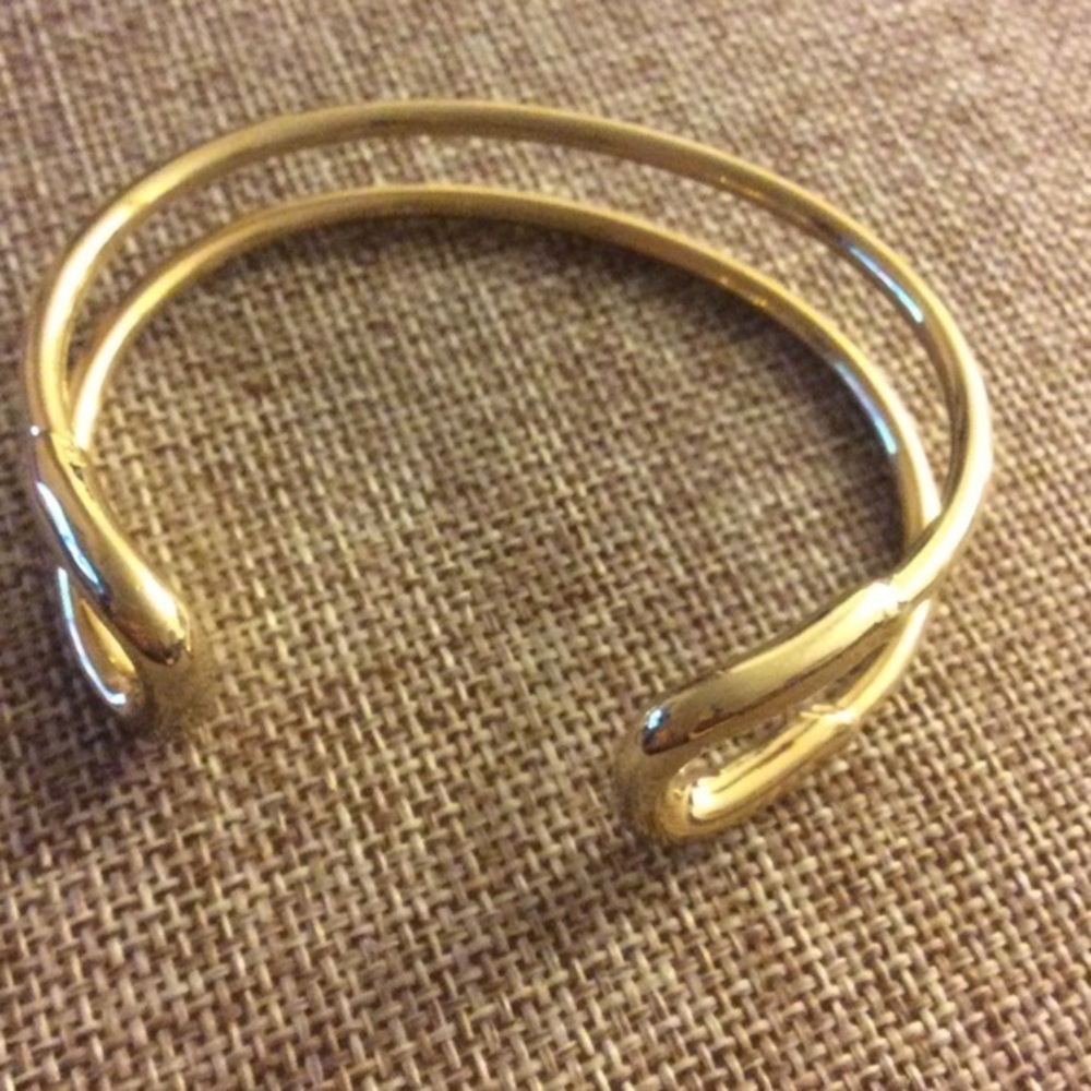 NEW Goldtone Rounded Bangle Bracelet